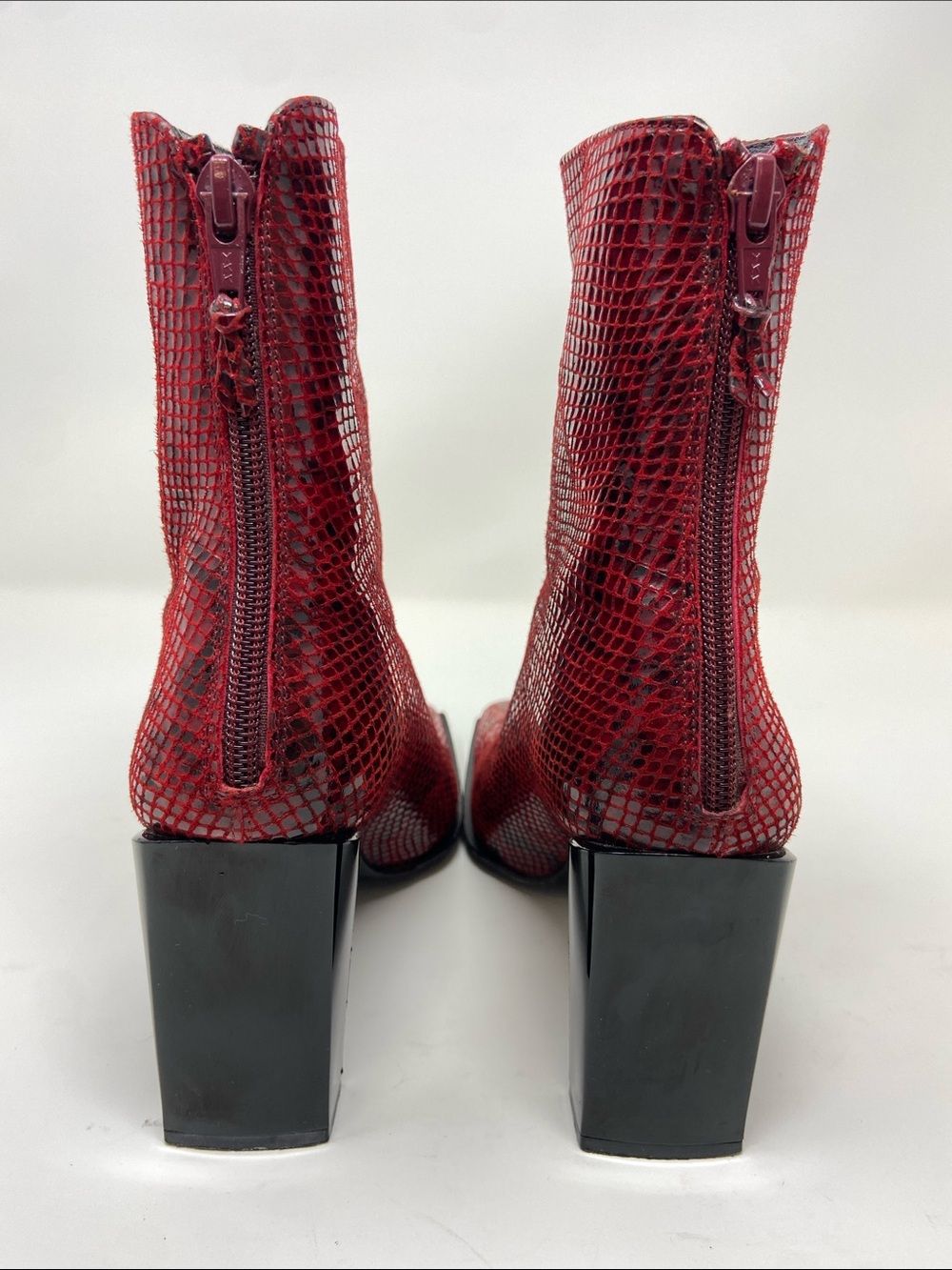 Stuart Weitzman Apollo Cranberry Red
Snakeskin Square Toe Ankle Boots size 7 - Picture 4 of 11